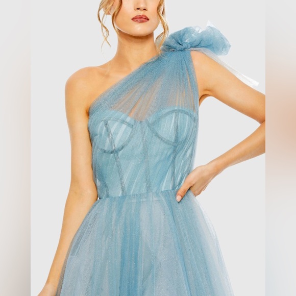 MAC DUGGAL
Blue Glitter One-Shoulder Ombre Gown with Bow - Picture 13 of 13